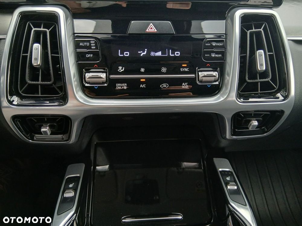 Kia Sorento - 25
