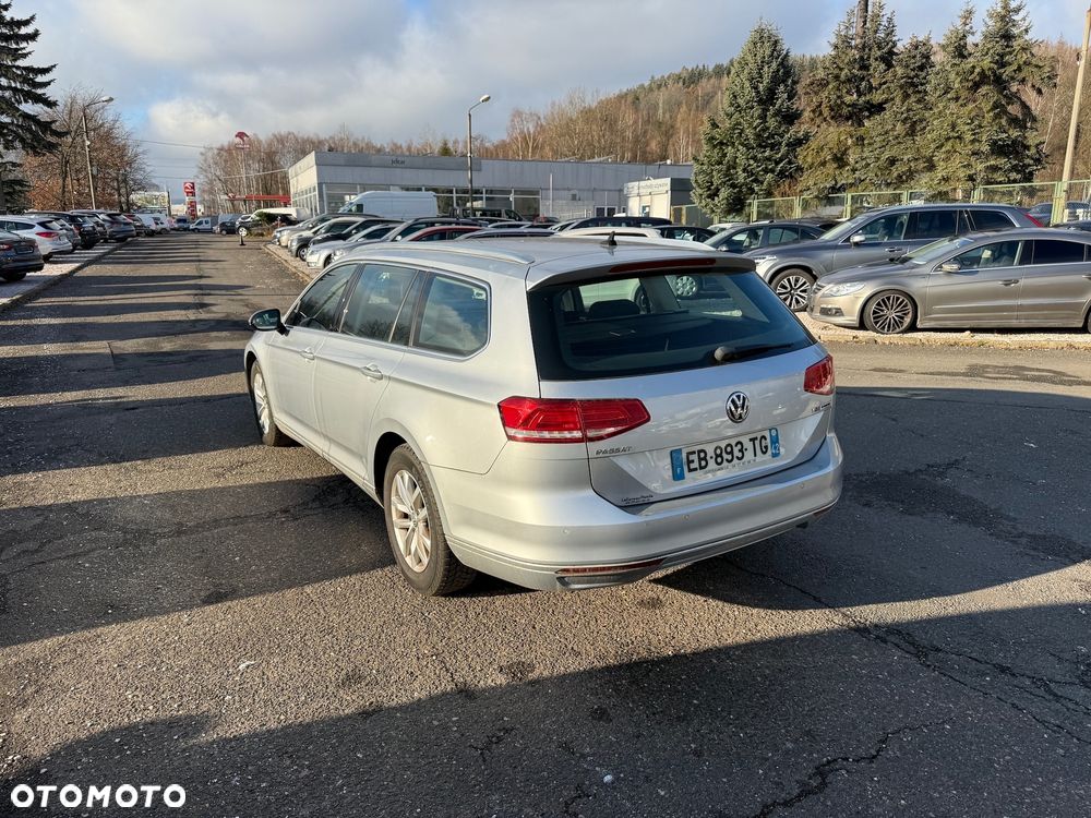 Volkswagen Passat ver-variant-1-6-tdi-scr-dsg-comfortline - 7