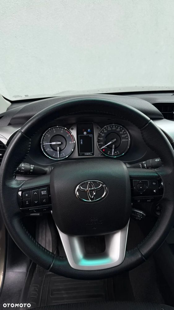 Toyota Hilux 2.8 D-4D Double Cab SR5 4x4 - 8