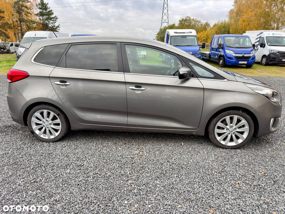 Kia Carens 2015 photo 5