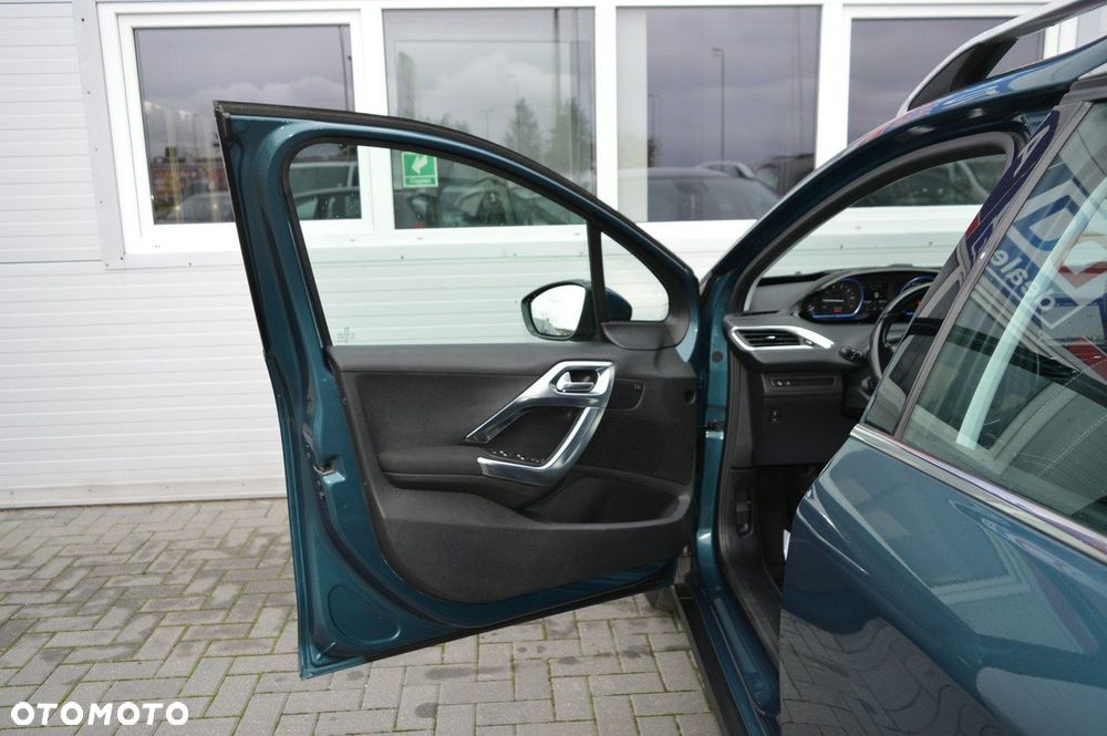 Peugeot 2008 1.2 Pure Tech Style EU6 - 36