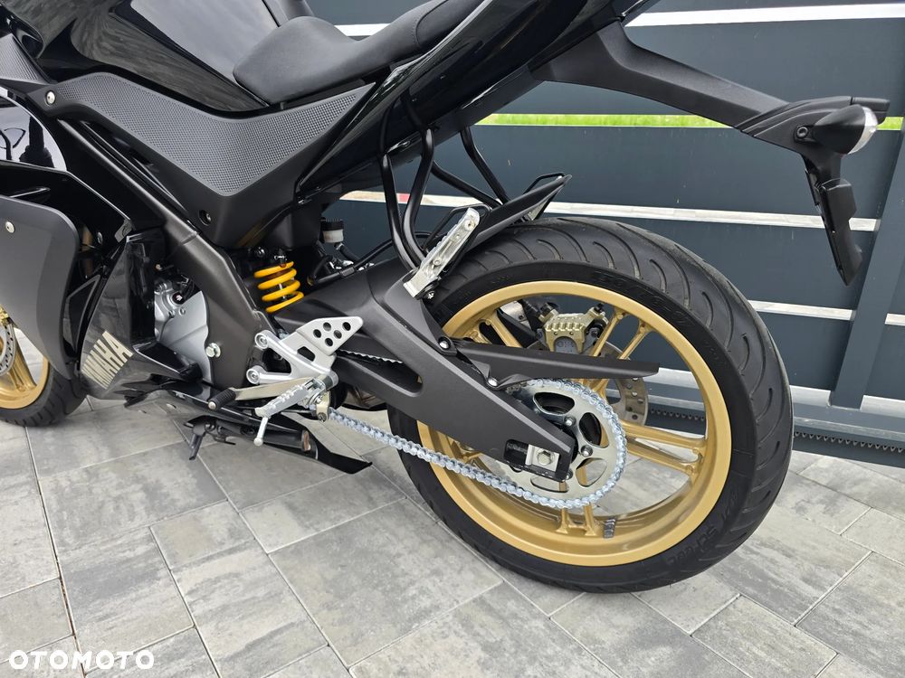 Yamaha YZF - 18
