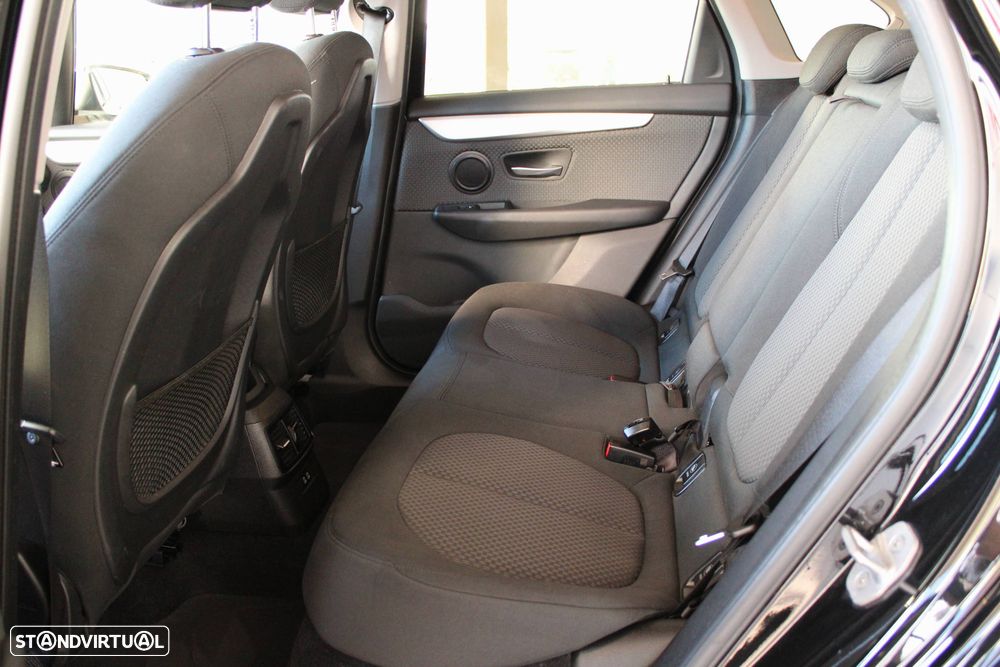 BMW 225xe Active Tourer - 14