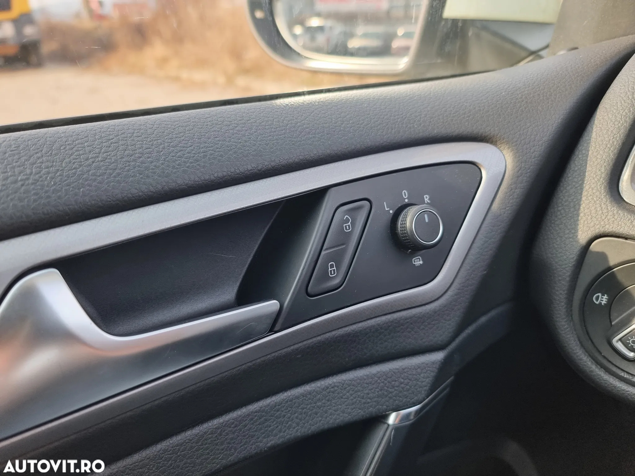Volkswagen Golf e-Golf - 12