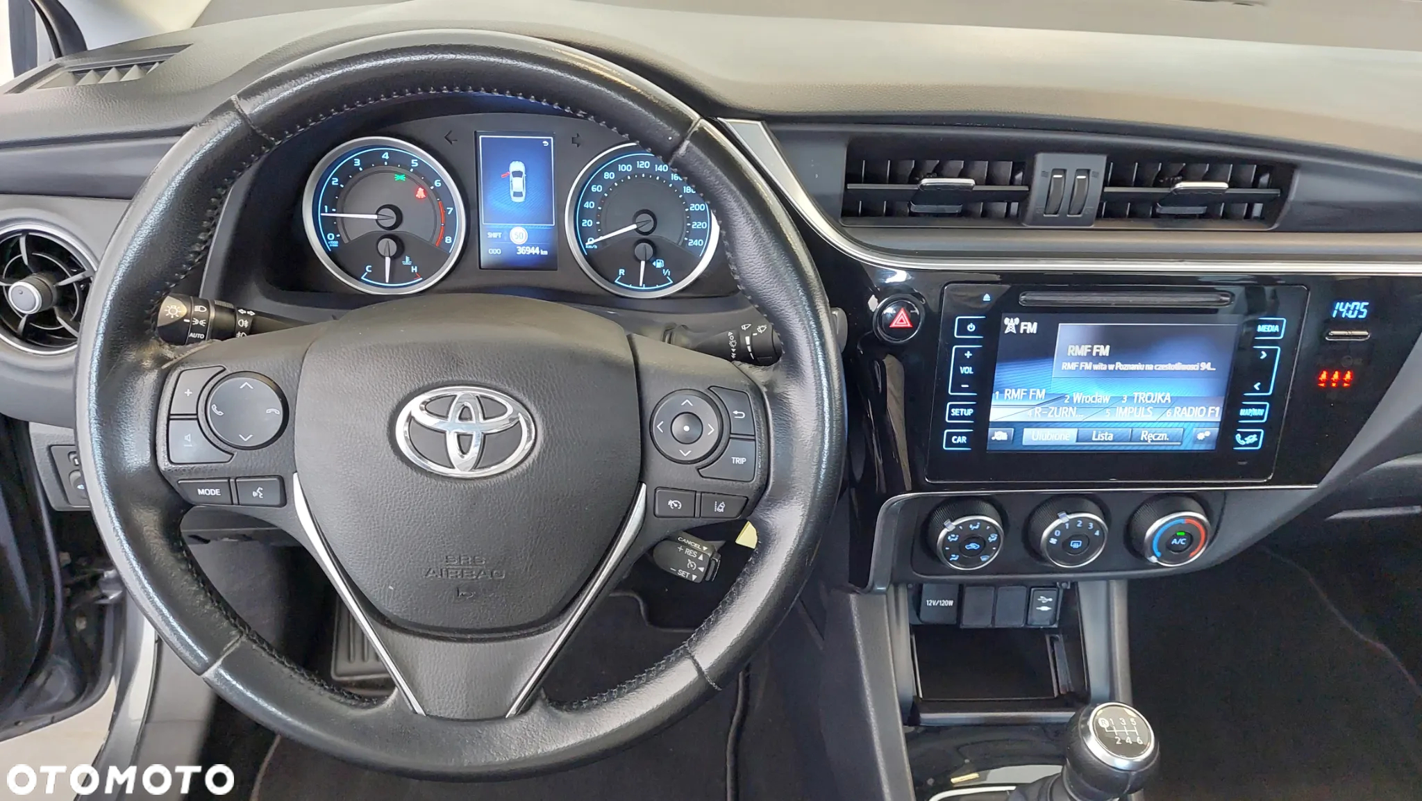 Toyota Corolla 1.6 Classic Plus - 10