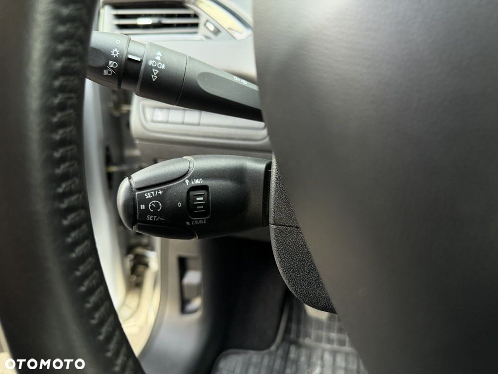 Peugeot 208 1.2 PureTech GPF Active S&S - 17