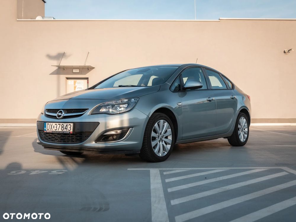 Opel Astra 1.4 T Active - 1