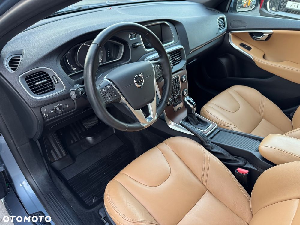 Volvo V40 D3 Geartronic Inscription - 16