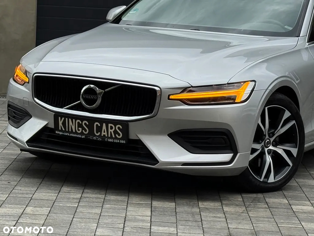 Volvo V60 B3 B DKG Momentum - 10