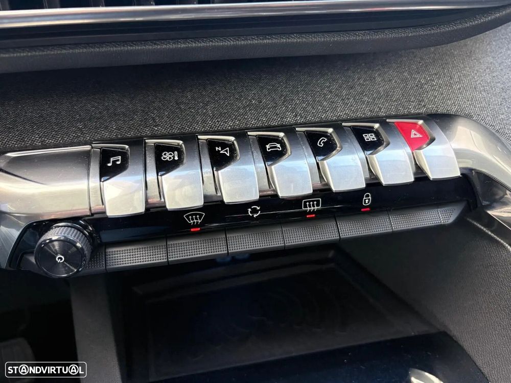 Peugeot 3008 1.2 PureTech Allure EAT8 - 52