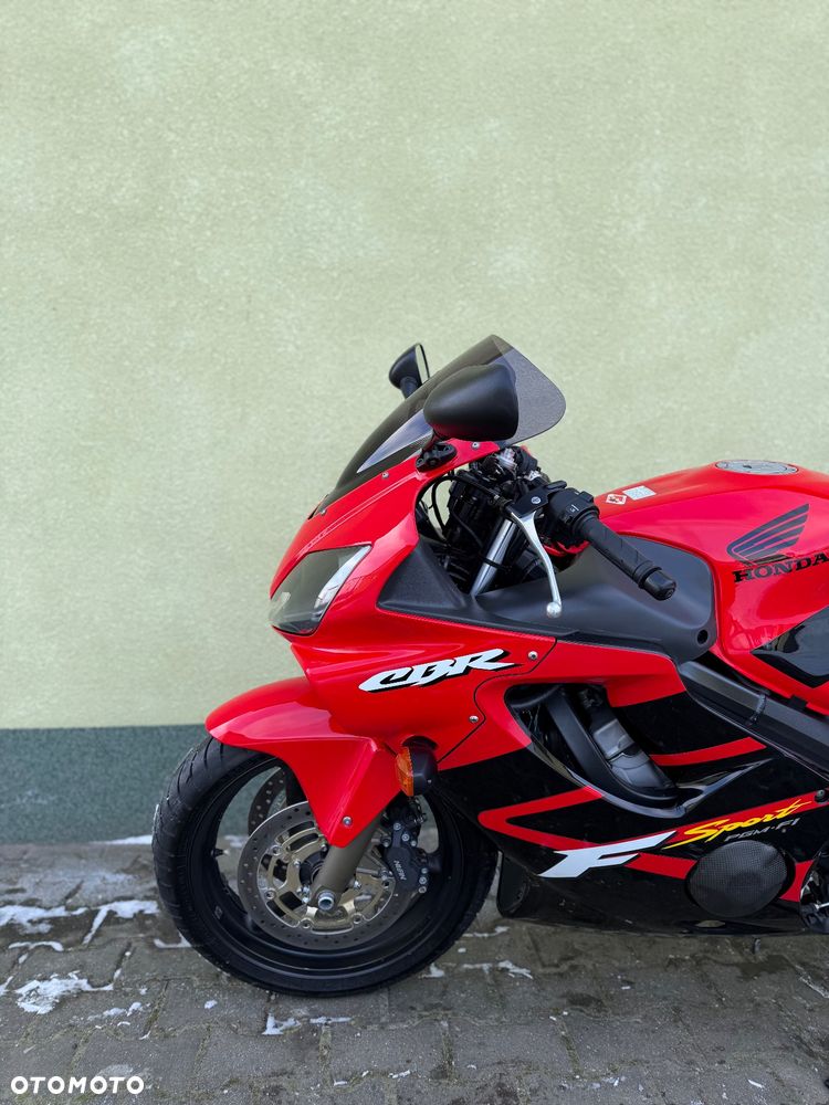 Honda CBR - 25