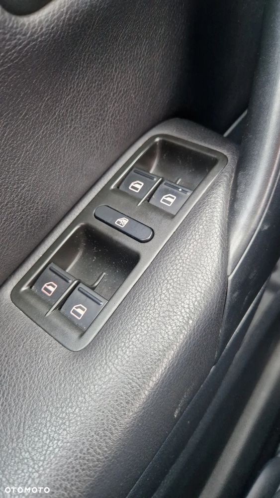 Volkswagen Polo 1.4 16V Highline - 12