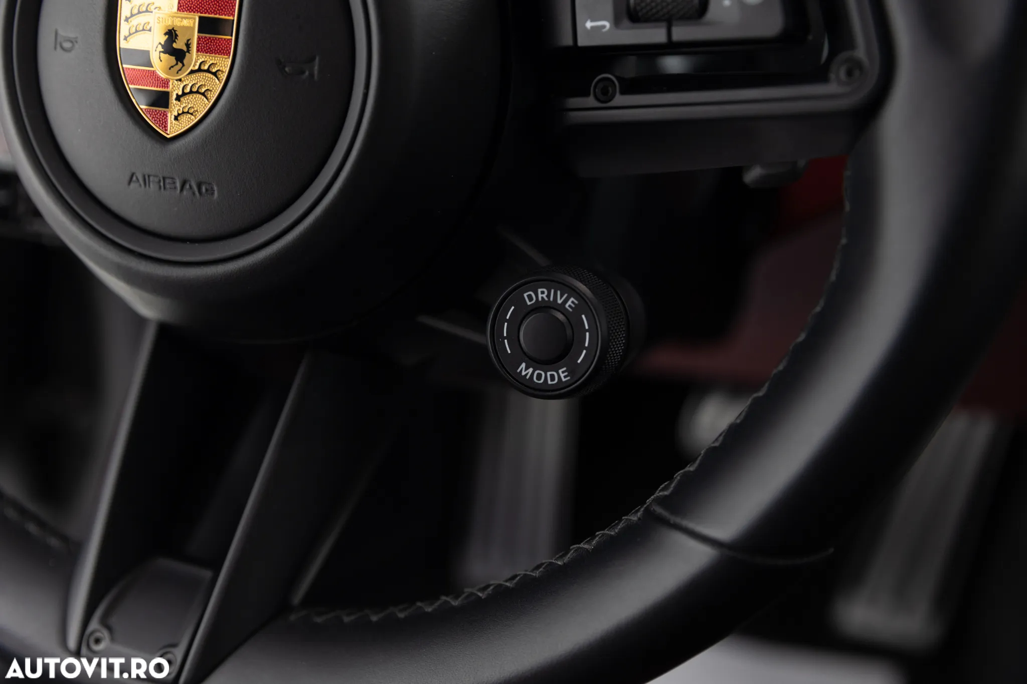 Porsche 911 Carrera 4S - 25