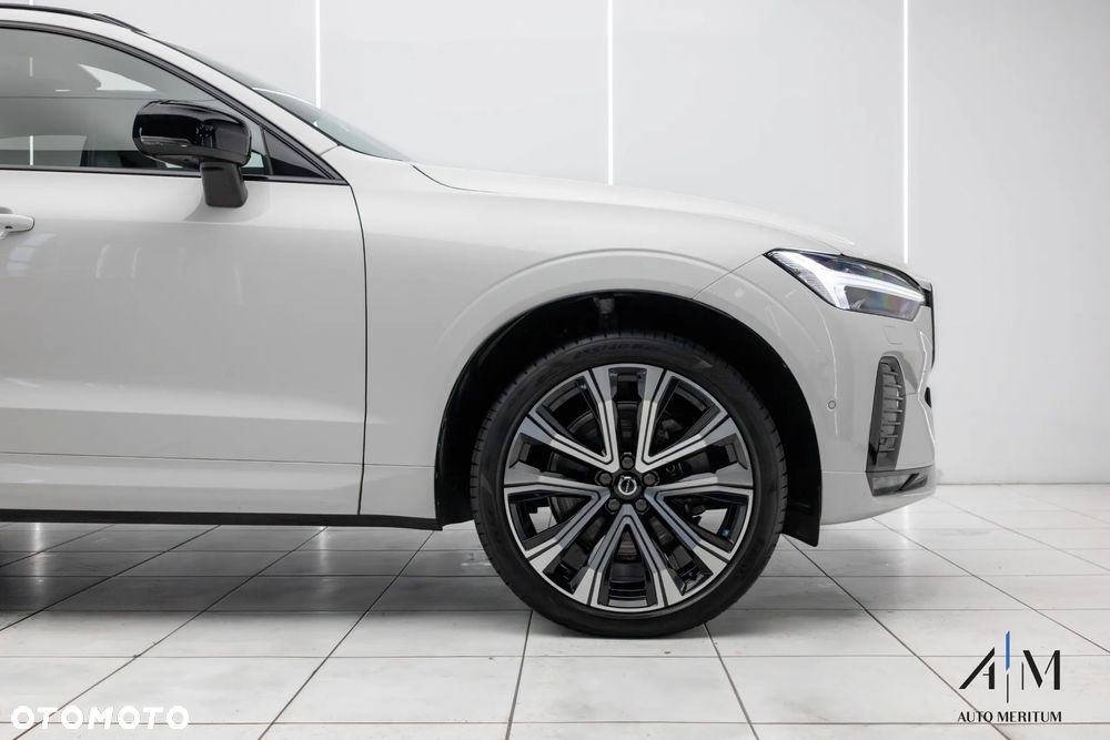 Volvo XC 60 B5 D AWD Ultimate Dark - 9