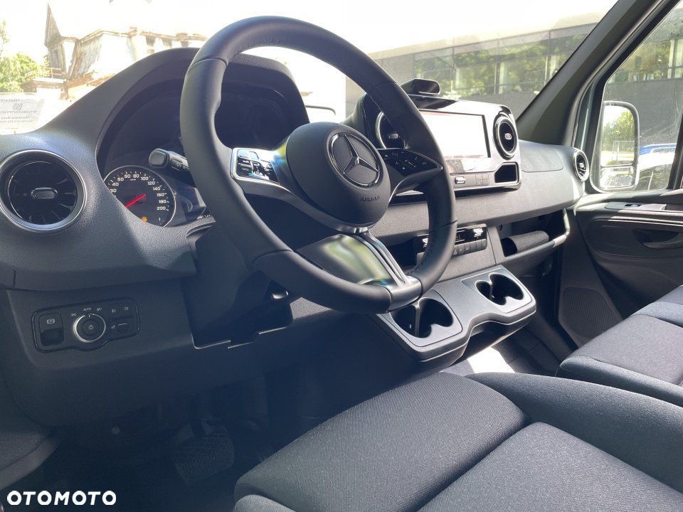 Mercedes-Benz Sprinter - 8