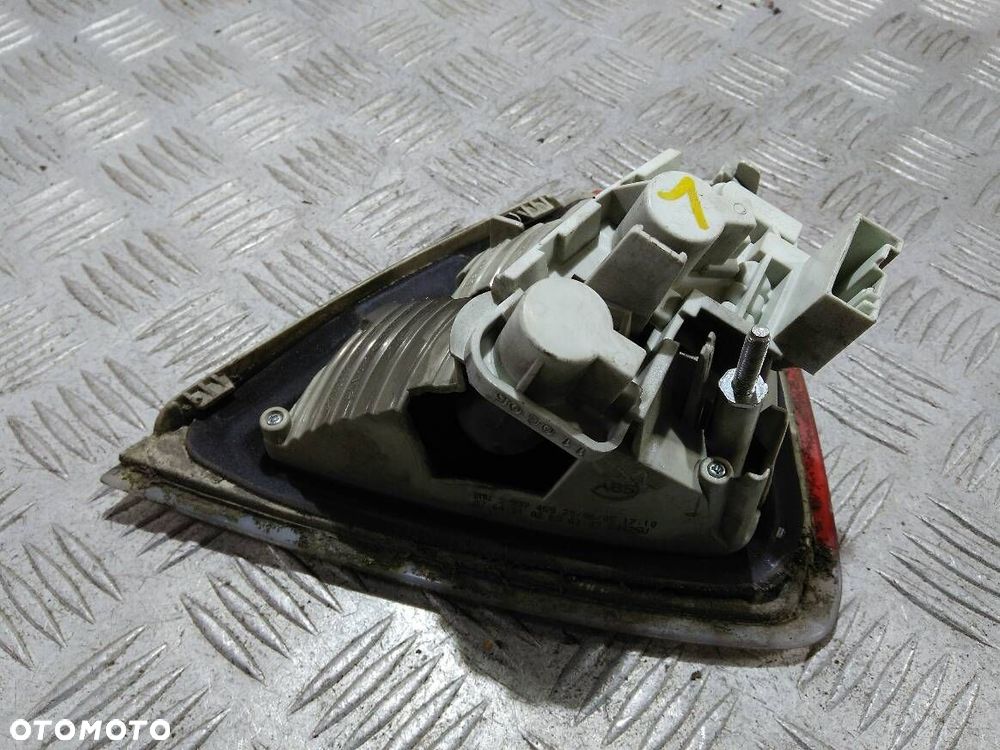 LAMPA LEWA TYLNA KLAPY BMW E90 - 2