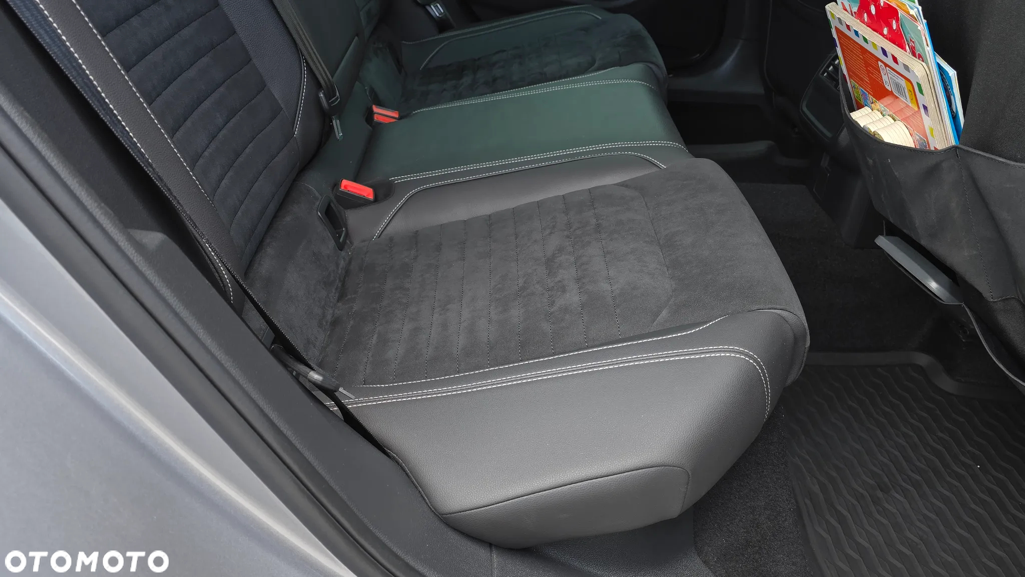 Volkswagen Passat 1.5 TSI EVO Elegance DSG - 32