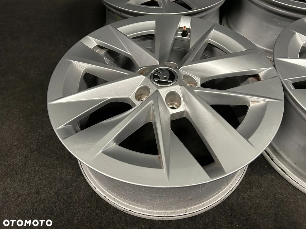 Alufelgi Skoda Octavia IV, III, Karoq, VW Golf 6, 7, Caddy, Touran 17 cali 5x112 4szt. Ładne! - 6