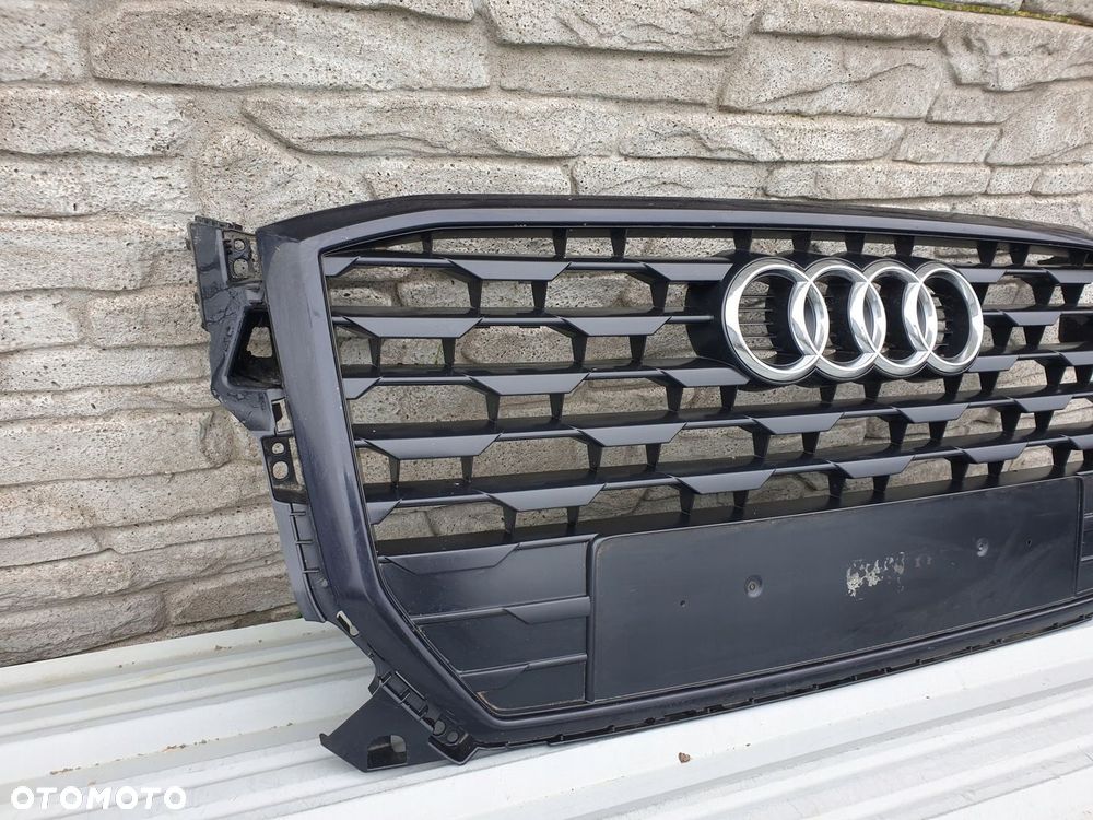 Audi Q2 81A czarna atrapa GRILL w ZDERZAK ORYGINAŁ - 2