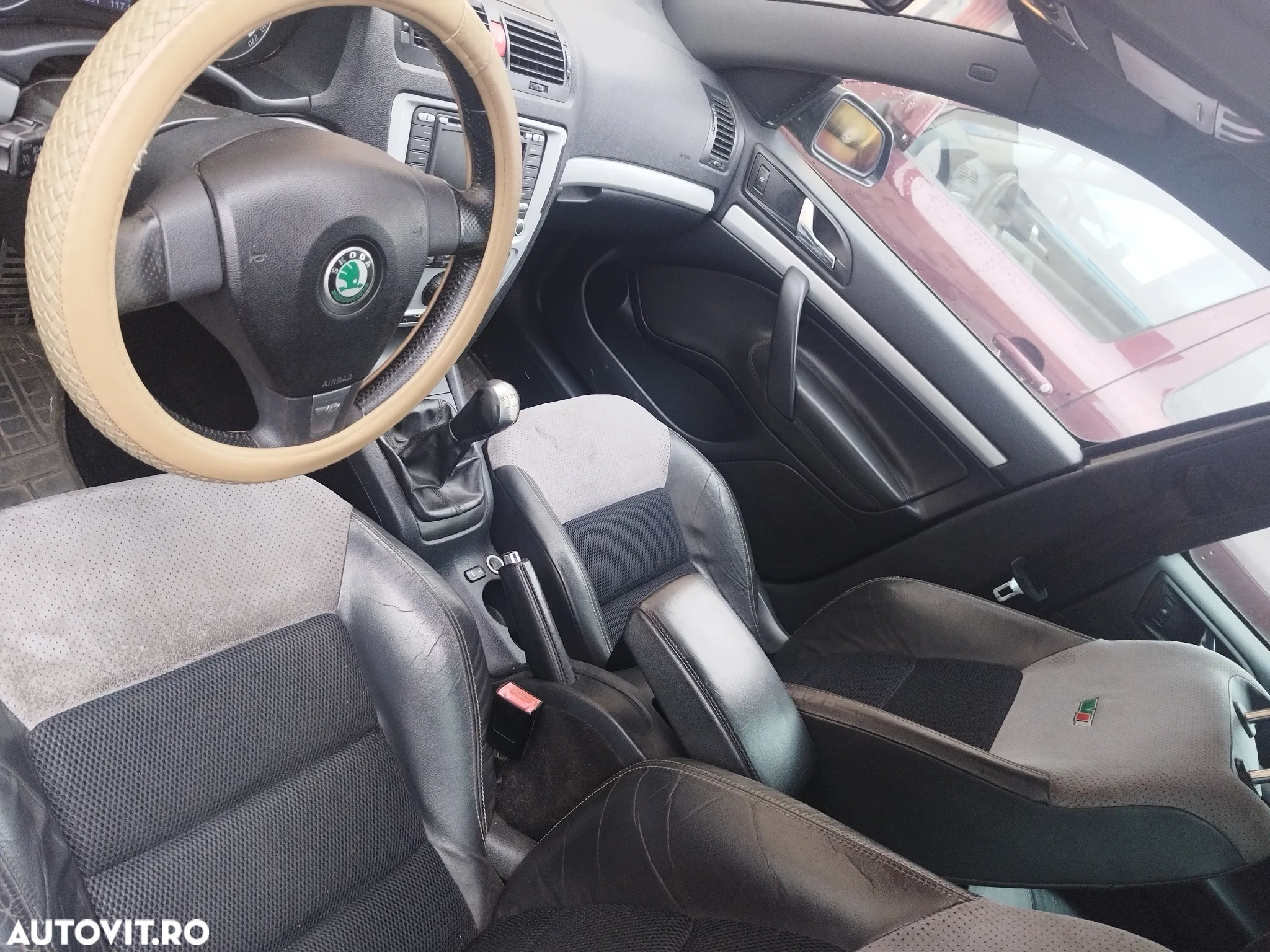 Skoda Octavia Combi 2.0 RS TDI - 10