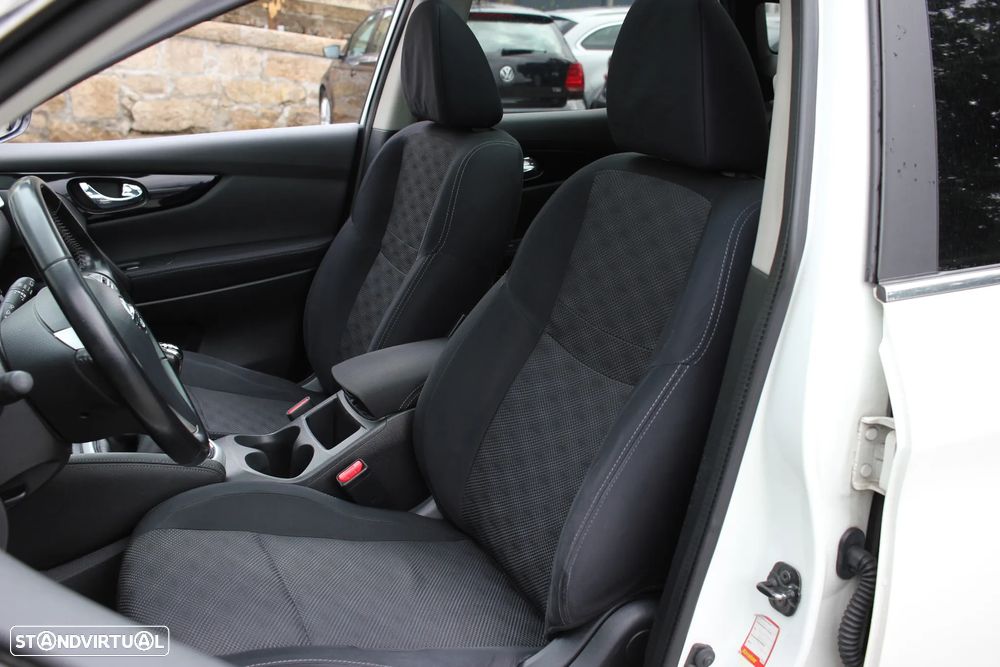 Nissan Qashqai 1.5 dCi N-Connecta - 11