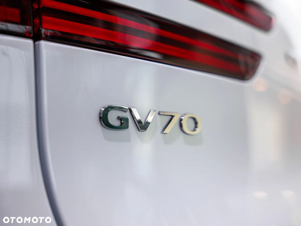 Genesis GV70 2.5T AWD AT8 Luxury Line - 35