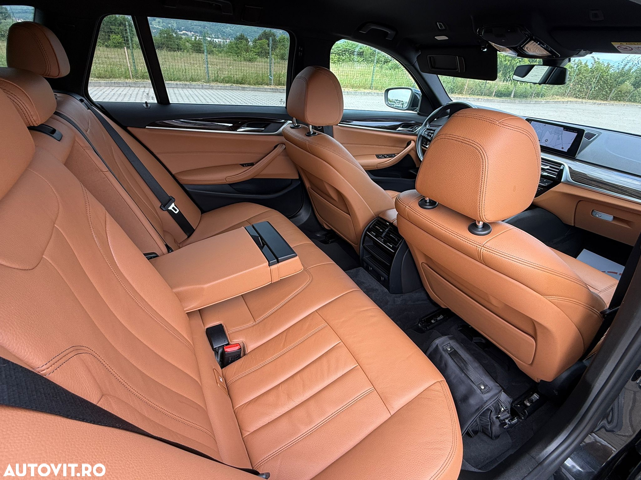 BMW Seria 5 520d Touring Aut. Luxury Line - 7