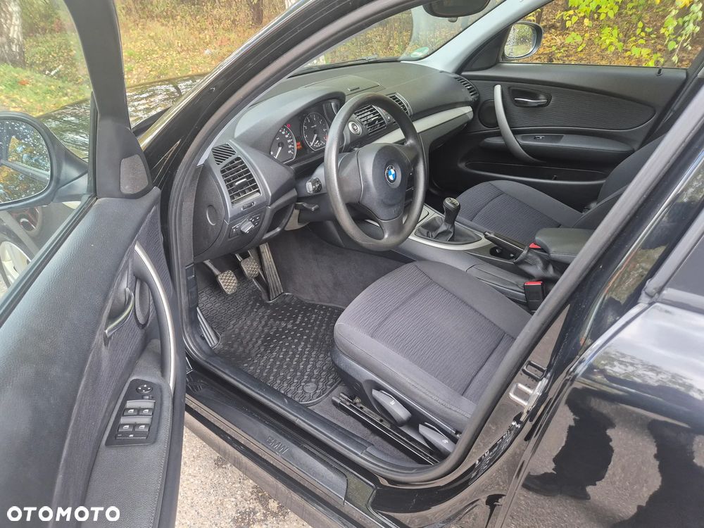 BMW Seria 1 116i - 22