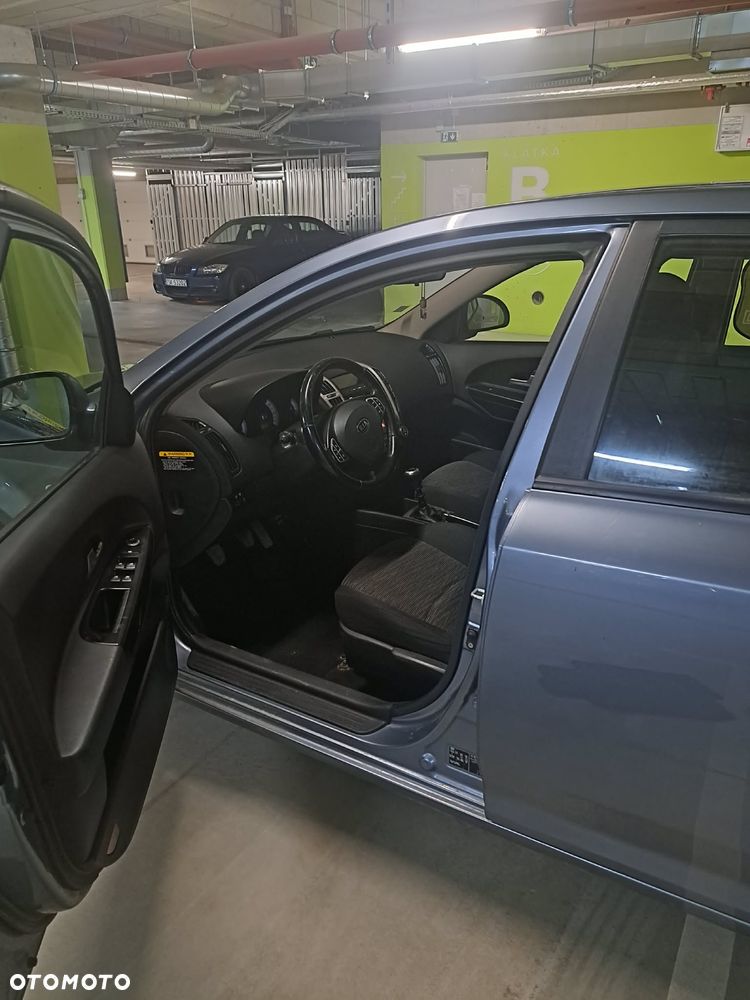 Kia Ceed 1.6 CRDi 90 Vision - 7