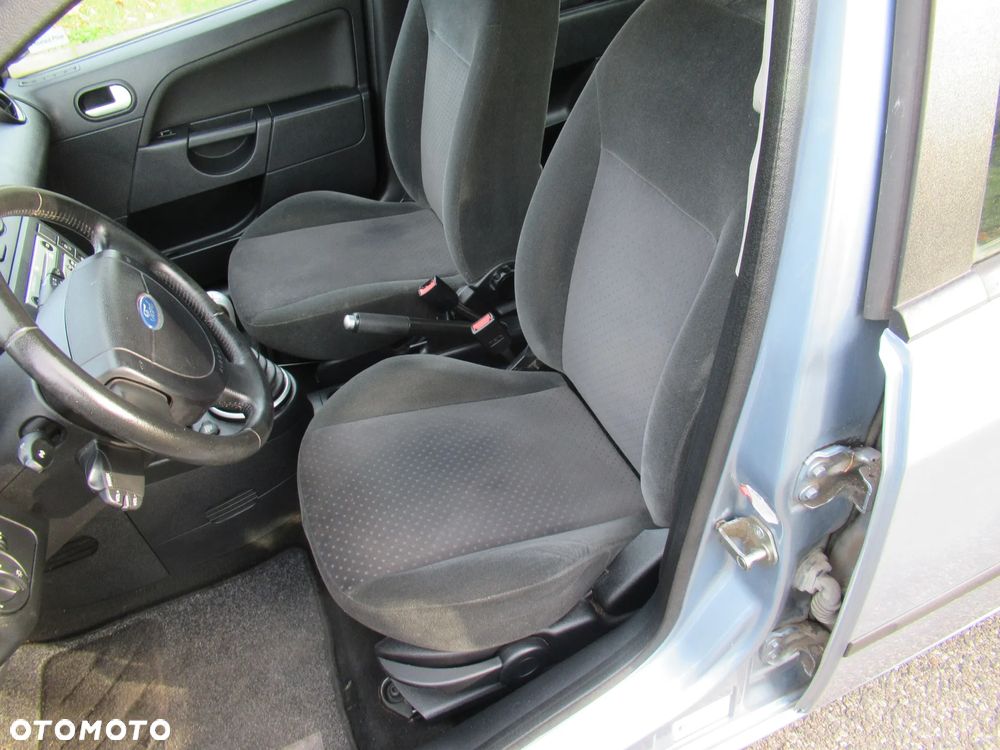 Ford Fiesta 1.4 Ghia - 20