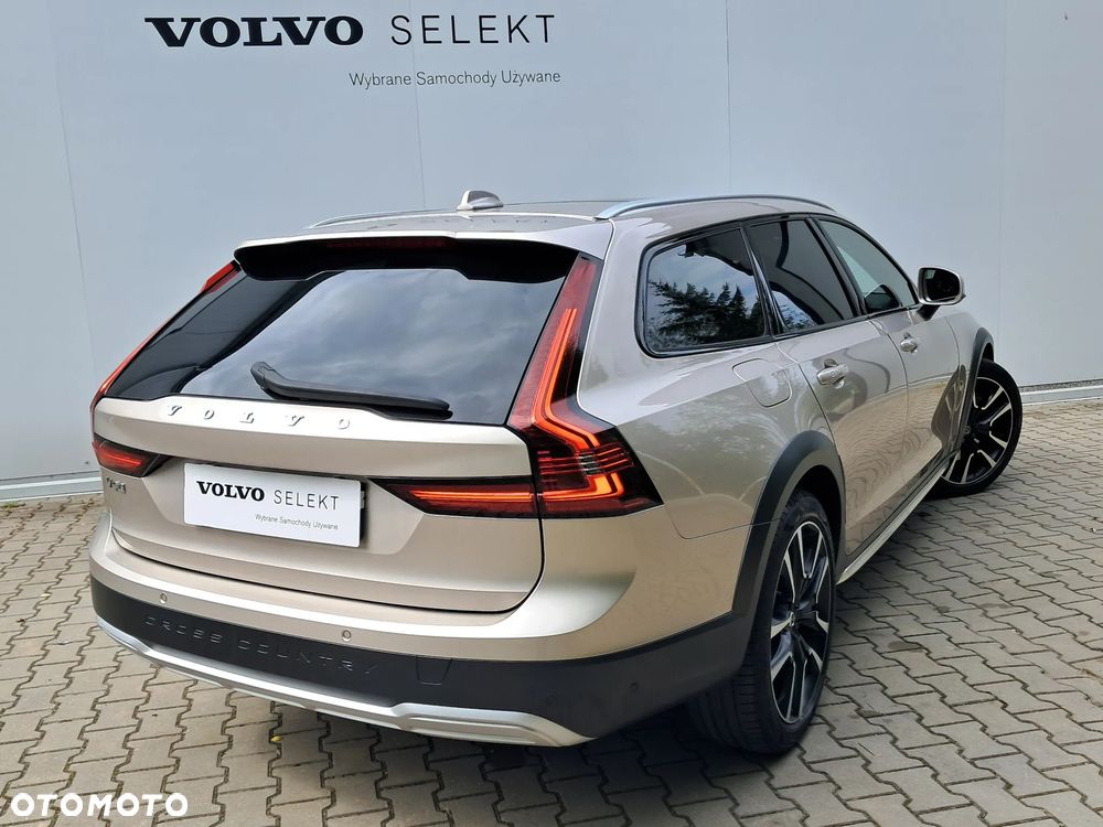 Volvo V90 Cross Country D5 AWD Pro - 6