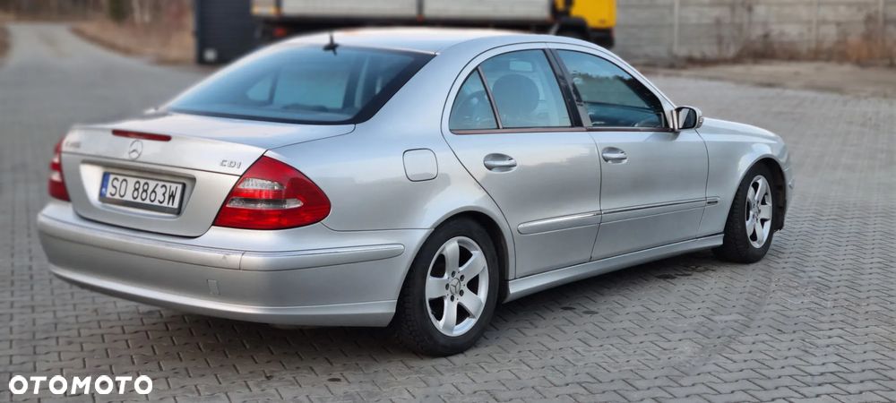 Mercedes-Benz Klasa E - 32