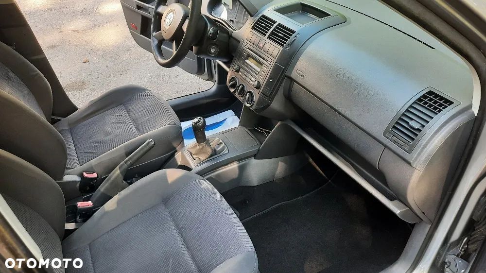 Volkswagen Polo 1.4 16V Trendline - 13