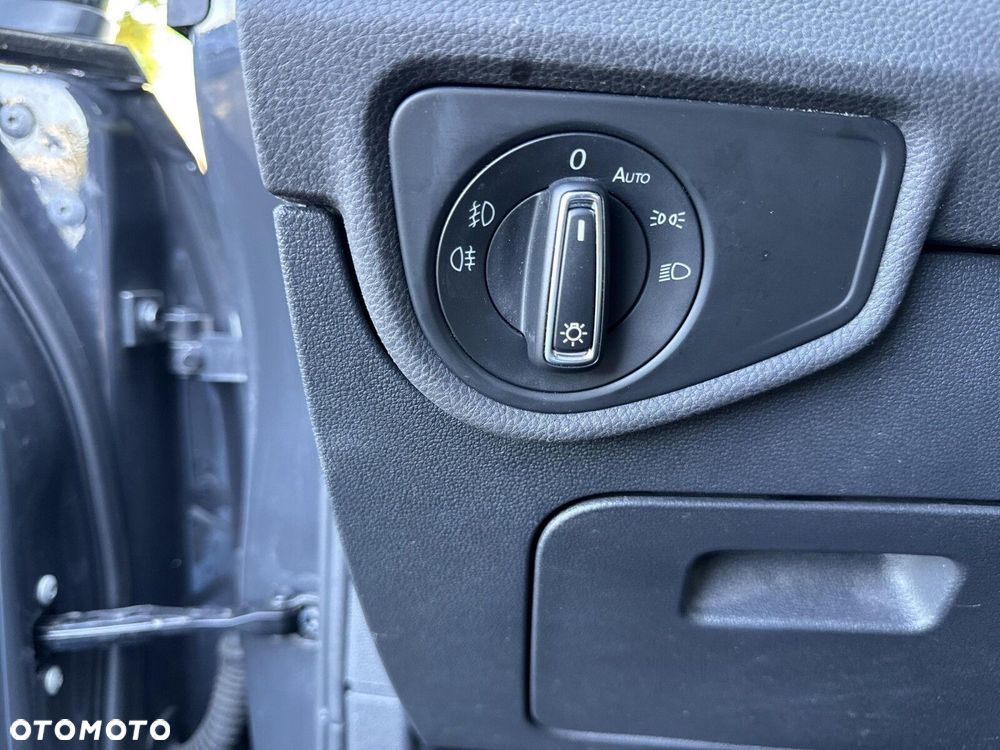 Volkswagen Touran 2.0 TDI BMT SCR Comfortline - 21