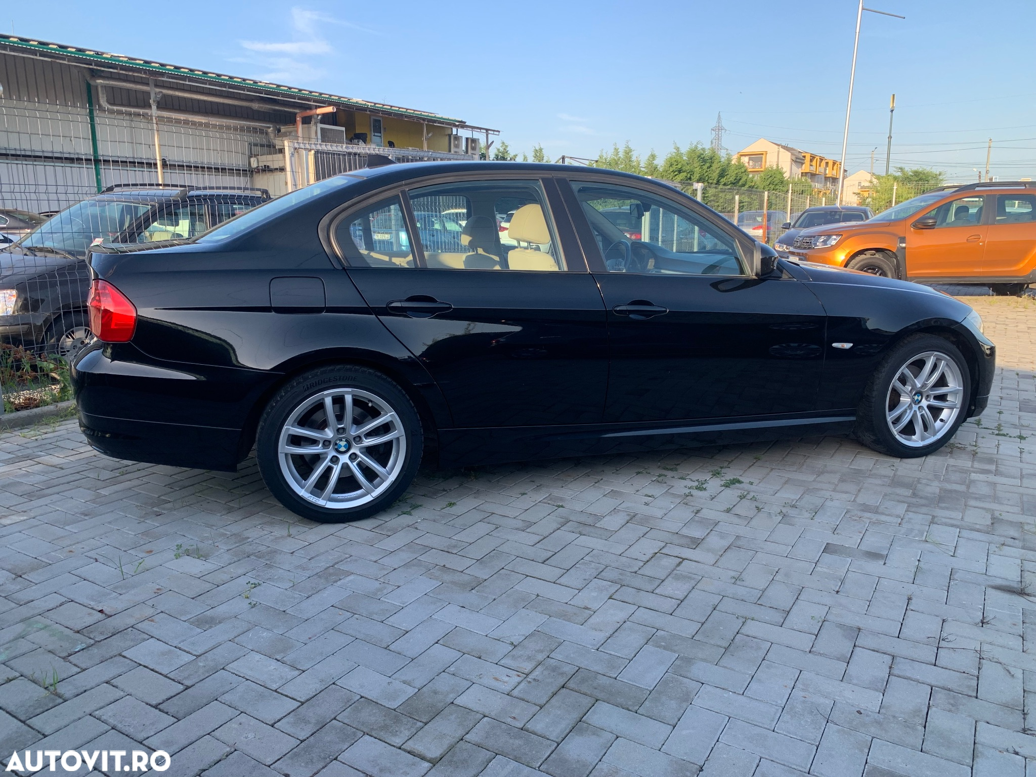 BMW Seria 3 318i - 4