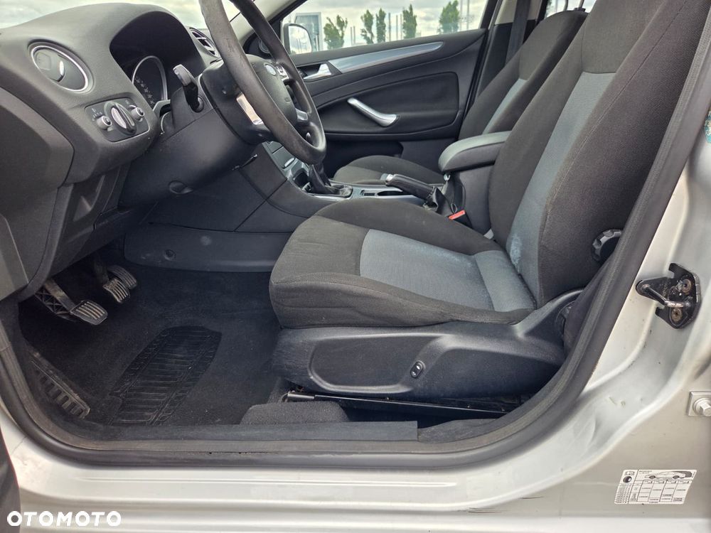 Ford Mondeo 1.6 Silver X - 14