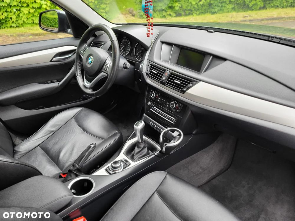 BMW X1 sDrive18d xLine - 12