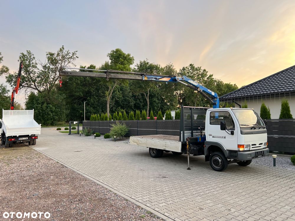 Nissan CABSTAR - 4