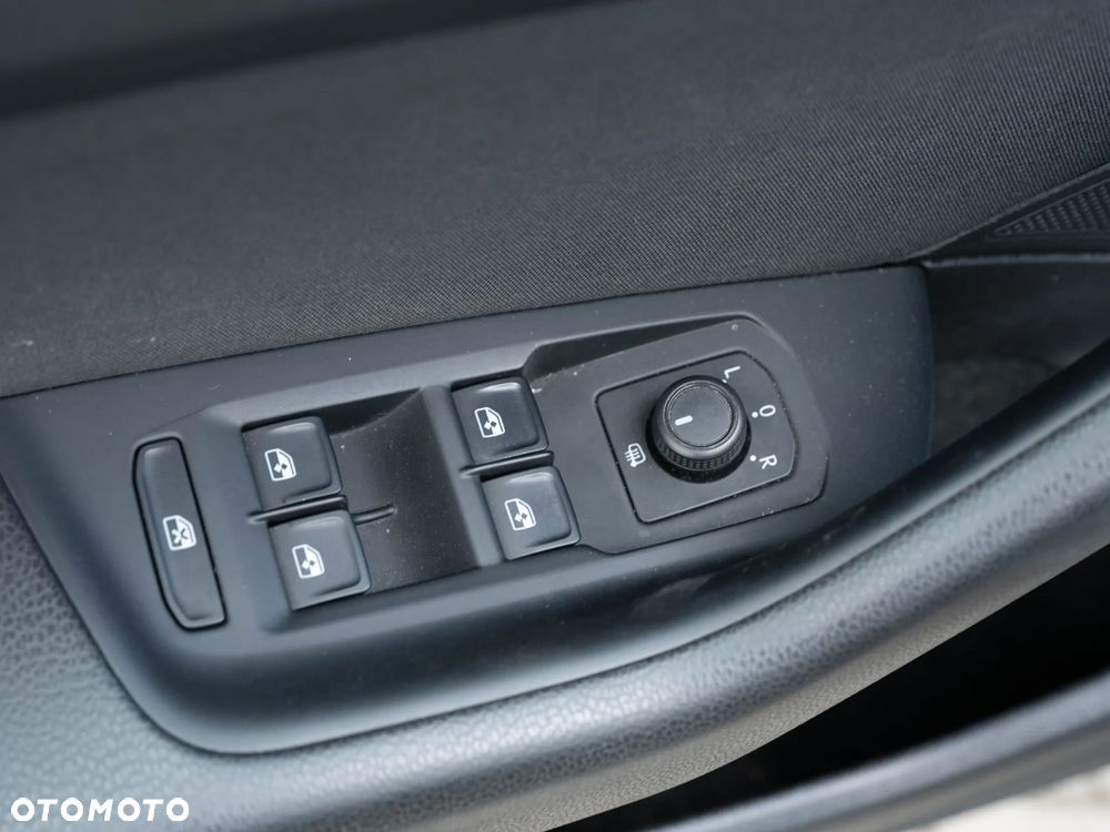 Volkswagen Passat 1.5 TSI EVO Business DSG - 36