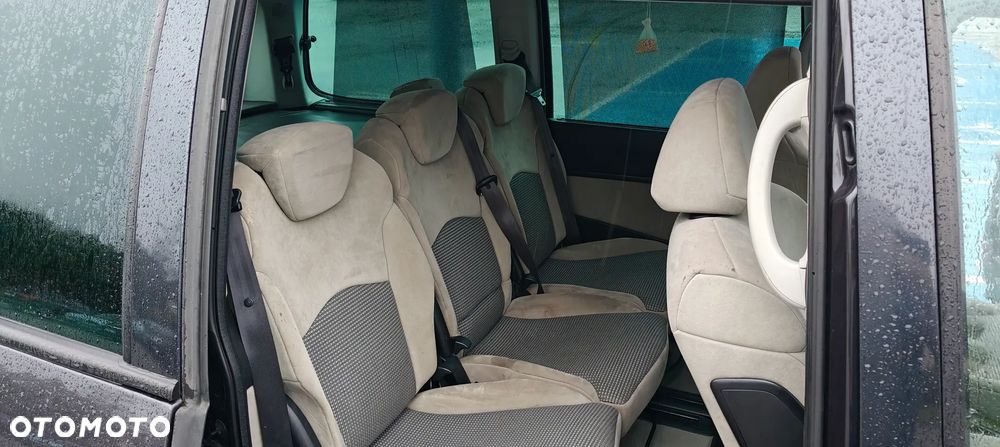 Peugeot 807 HDi 135 Premium - 9