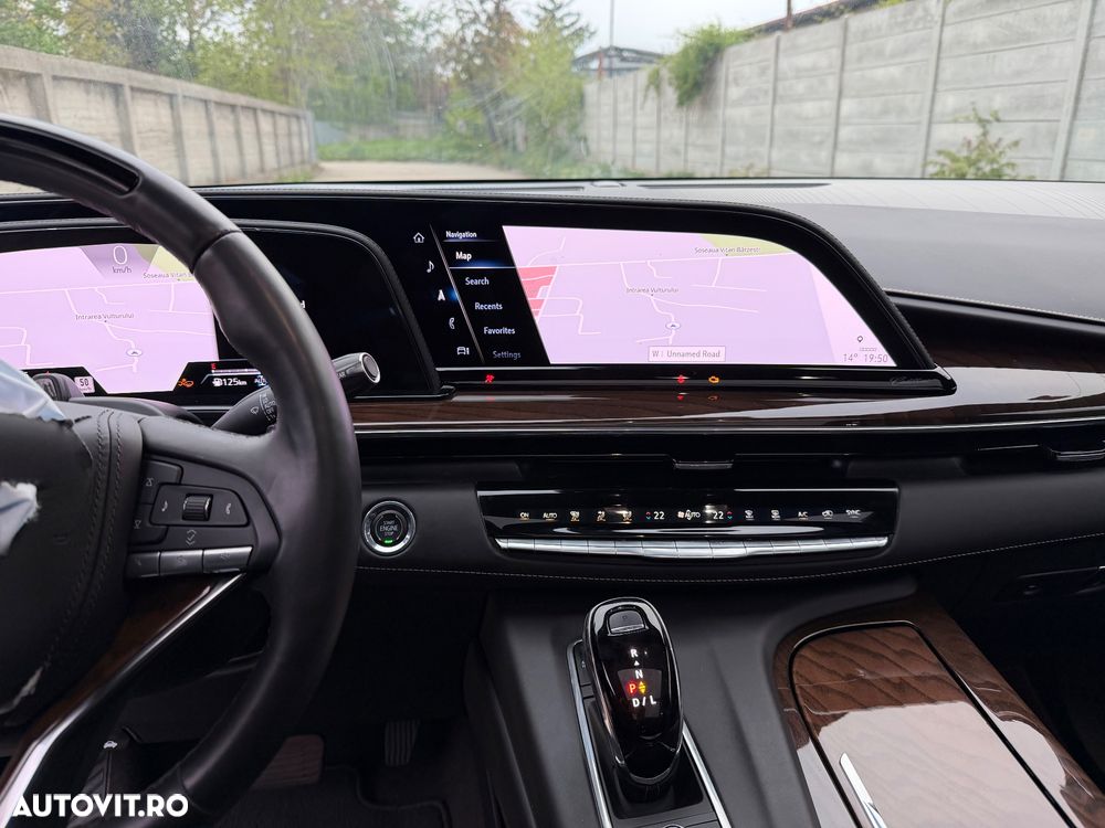 Cadillac Escalade - 15