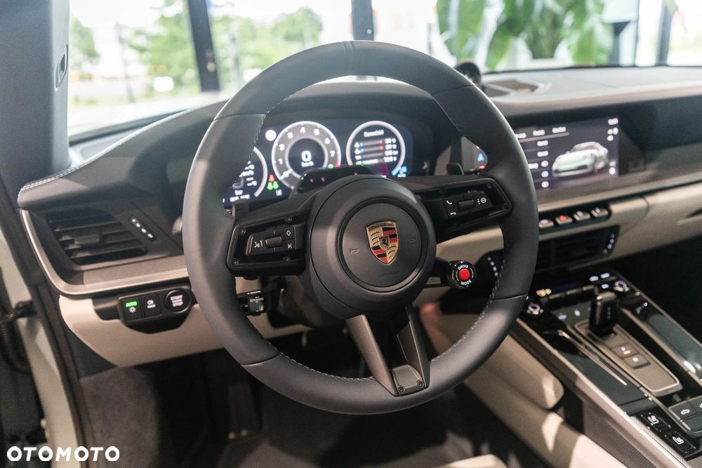 Porsche 911 Carrera 4S - 15