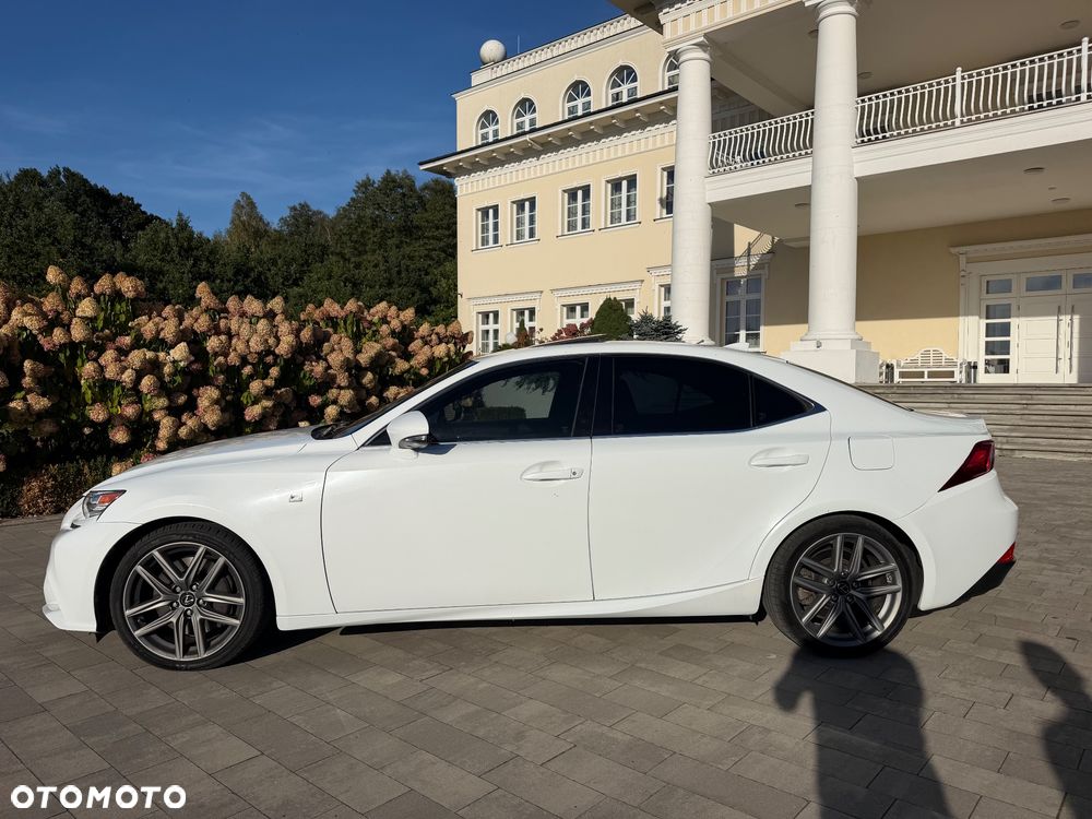 Lexus IS - 5
