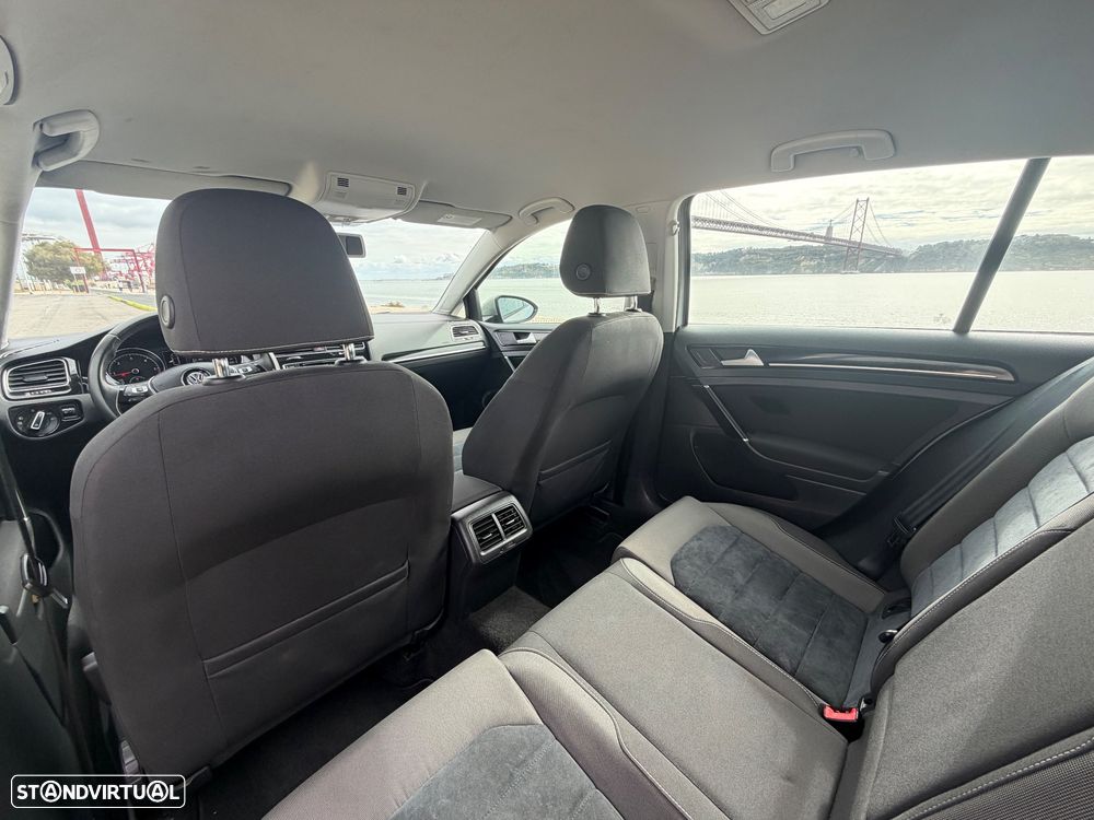 VW Golf 1.6 TDi Highline - 28