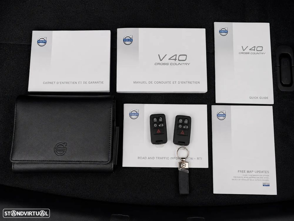 Volvo V40 Cross Country D2 Momentum - 28