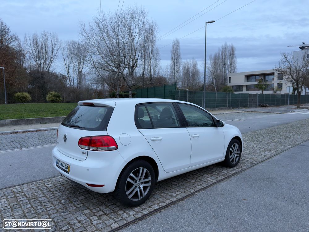VW Golf 1.6 TDi Trendline BlueMotion - 4