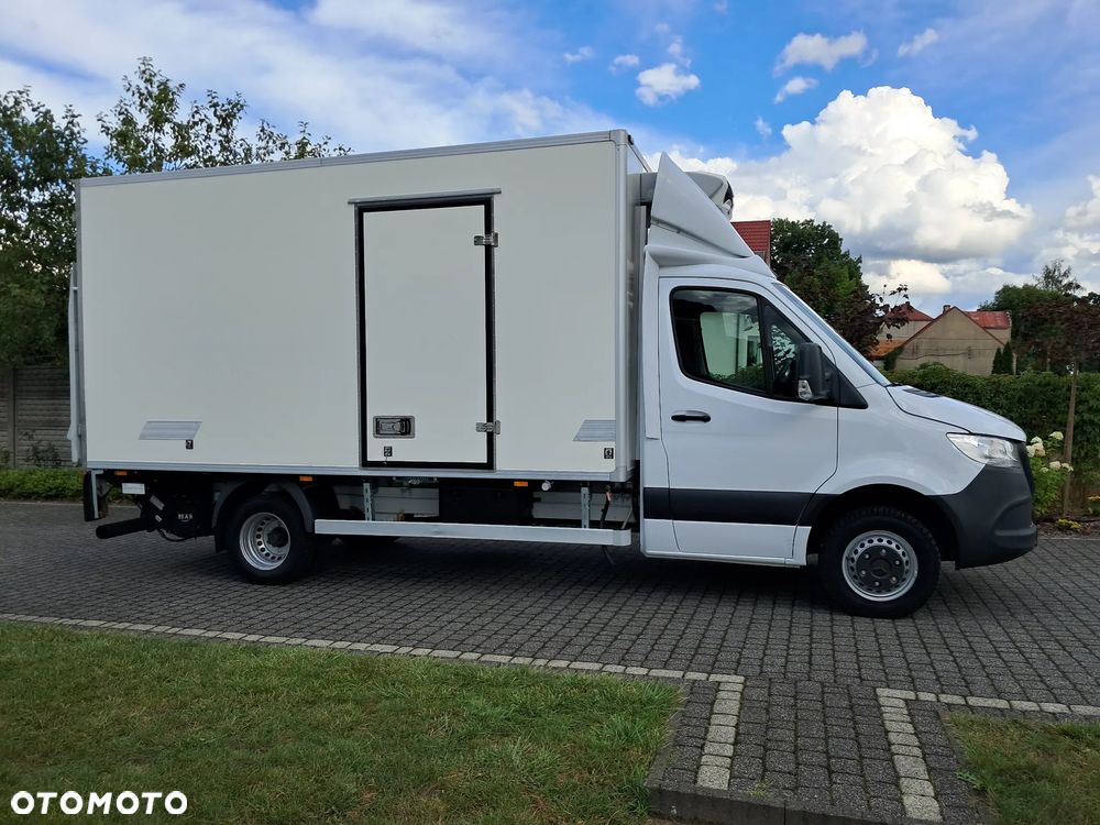 Mercedes-Benz SPRINTER 515 Chłodnia + Winda Salon Polska - 2