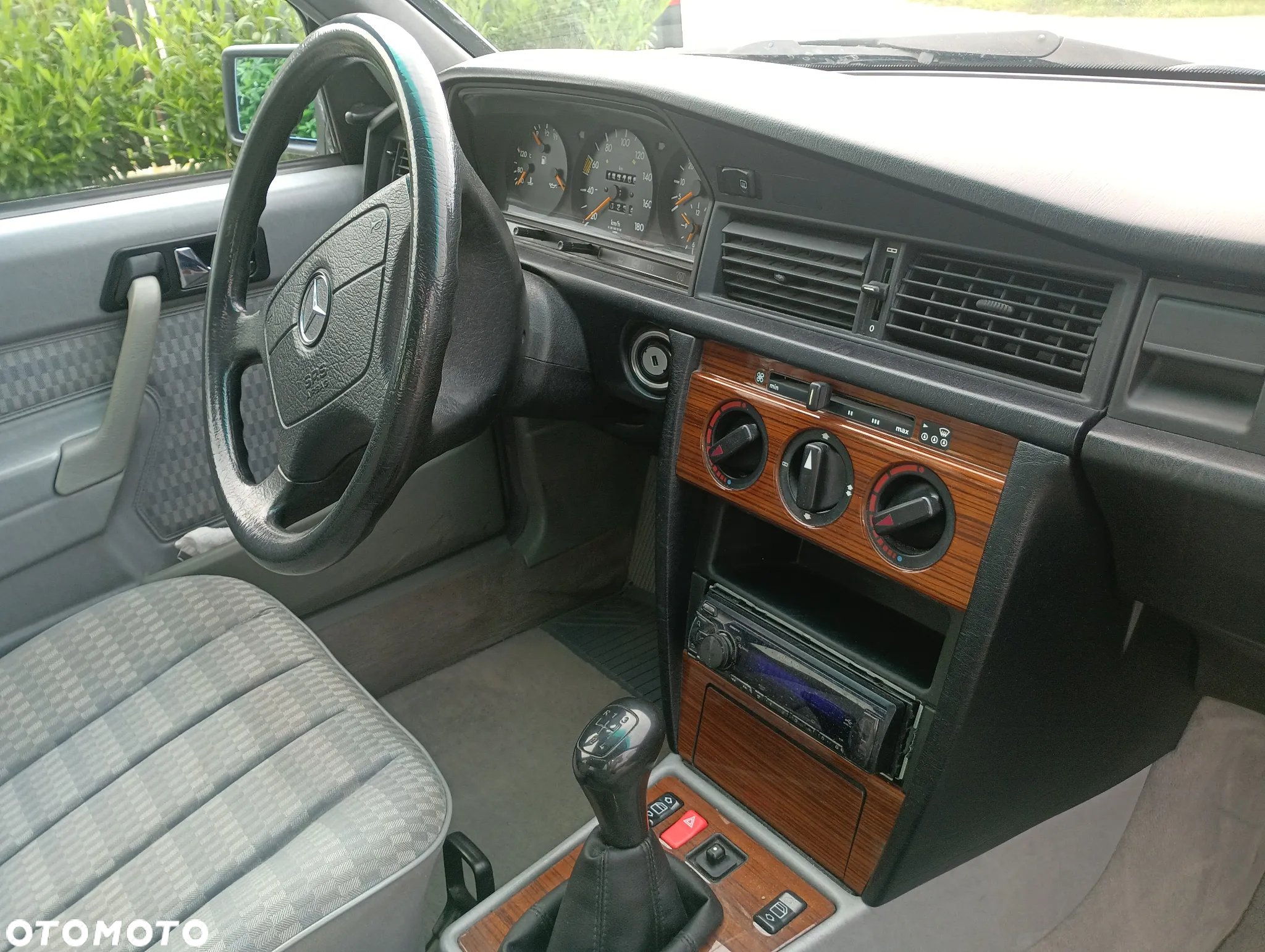 Mercedes-Benz W201 (190) - 29