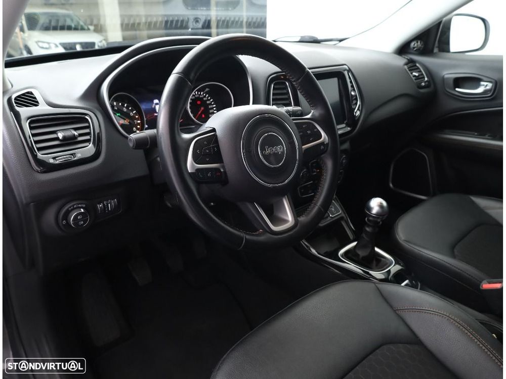 Jeep Compass 1.3 T Limited - 24