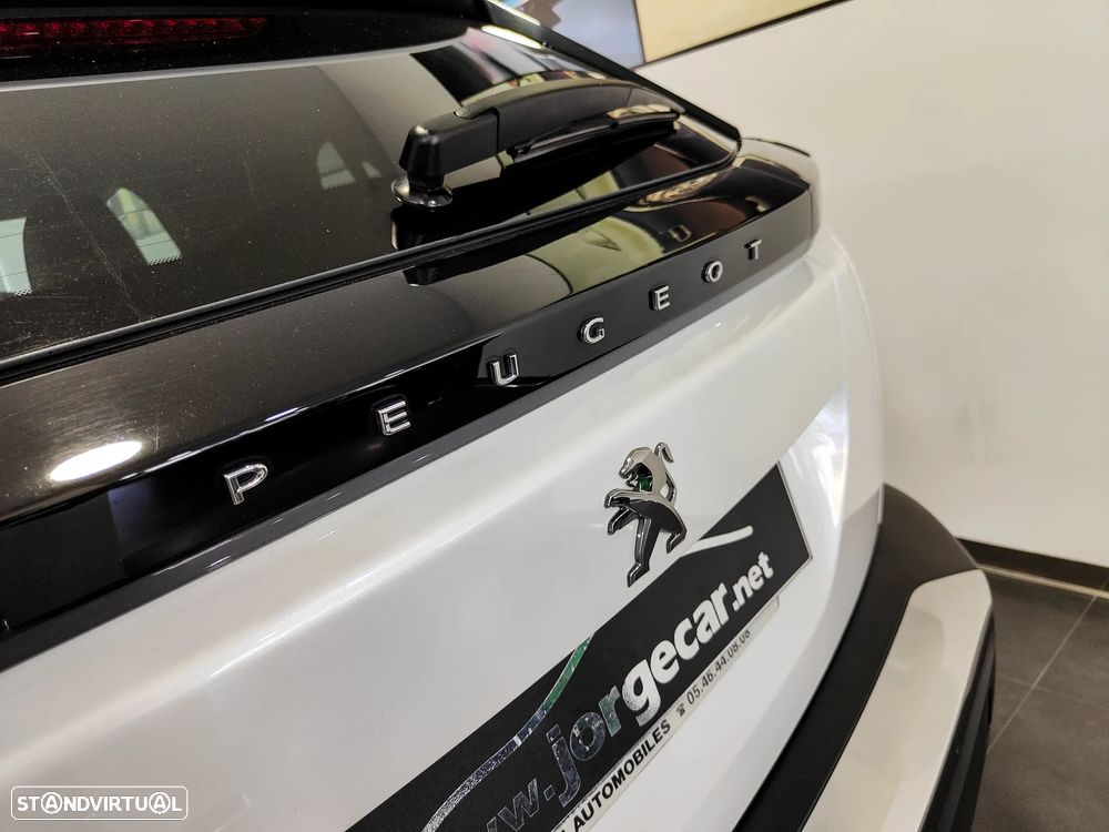 Peugeot 2008 1.2 PureTech Allure EAT8 - 17